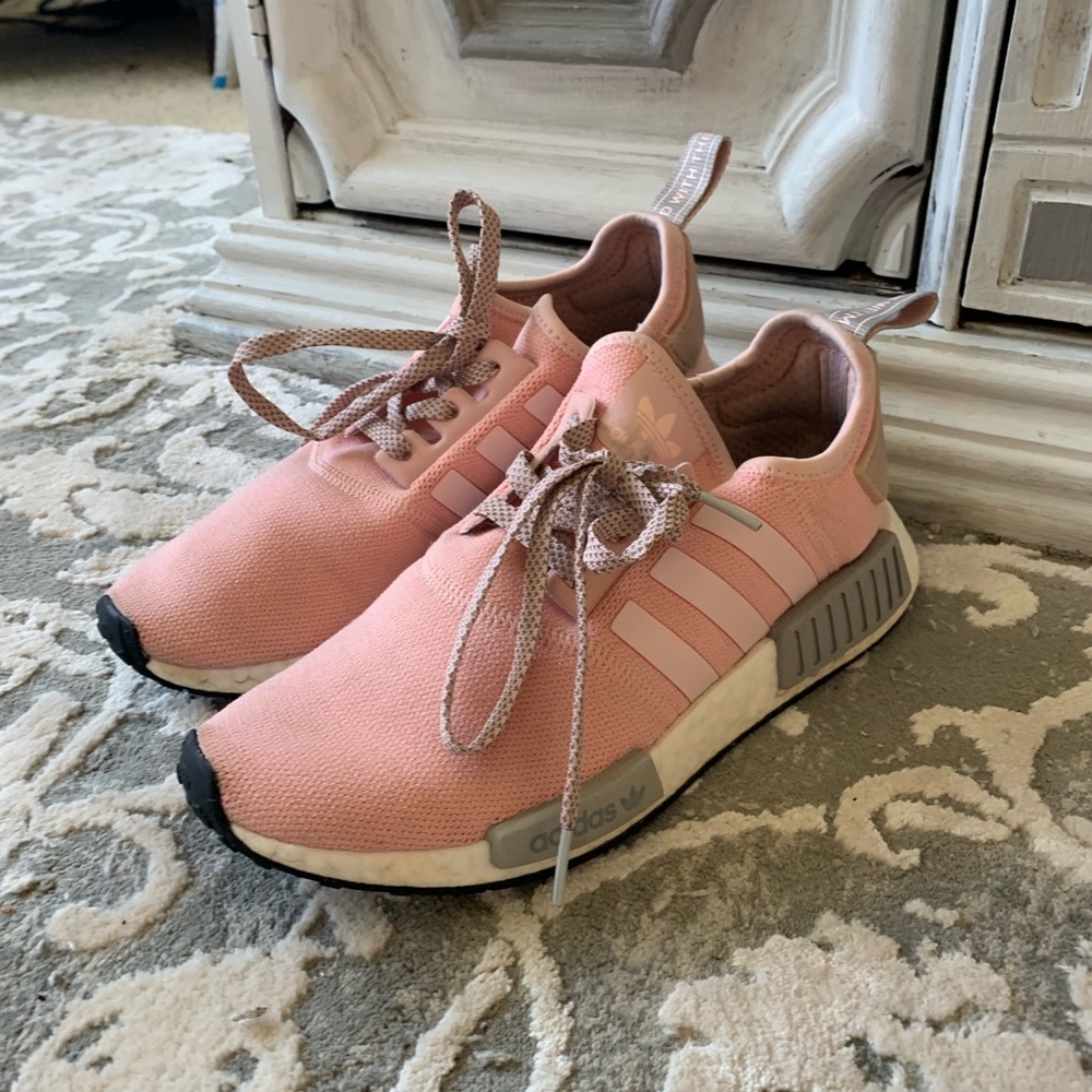 Adidas NMD R1 pink